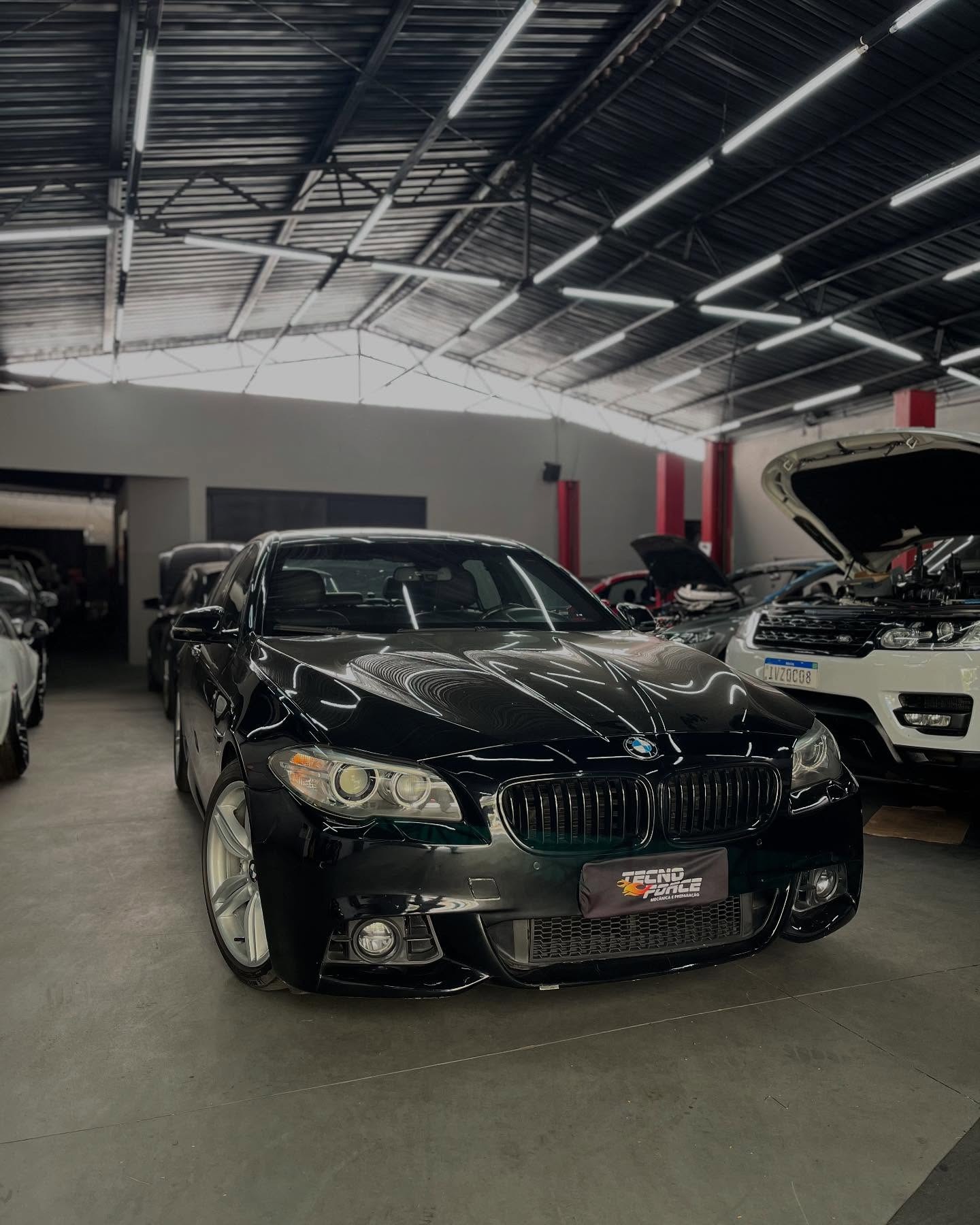 BMW Série 5 M Sport em manutenção na oficina Tecno Force
